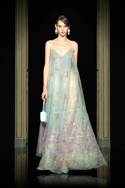 Look 48